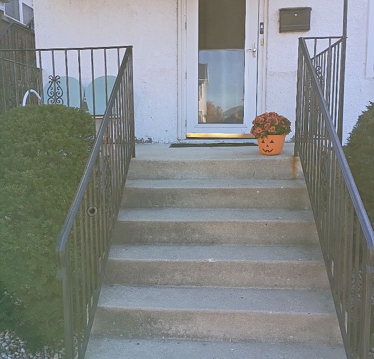 1st image of 1115 N 12th Ave