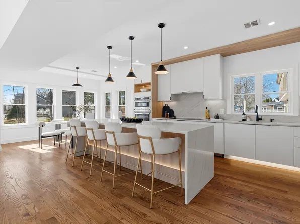 36 Charles St, Natick, MA 01760