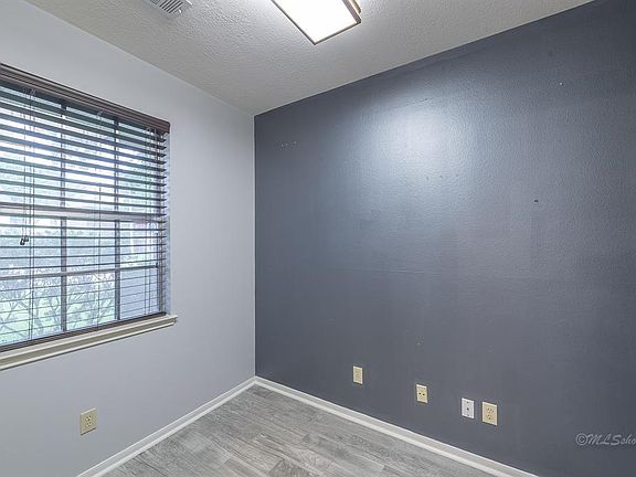 5th image of 3214 Barkers Forest Ln