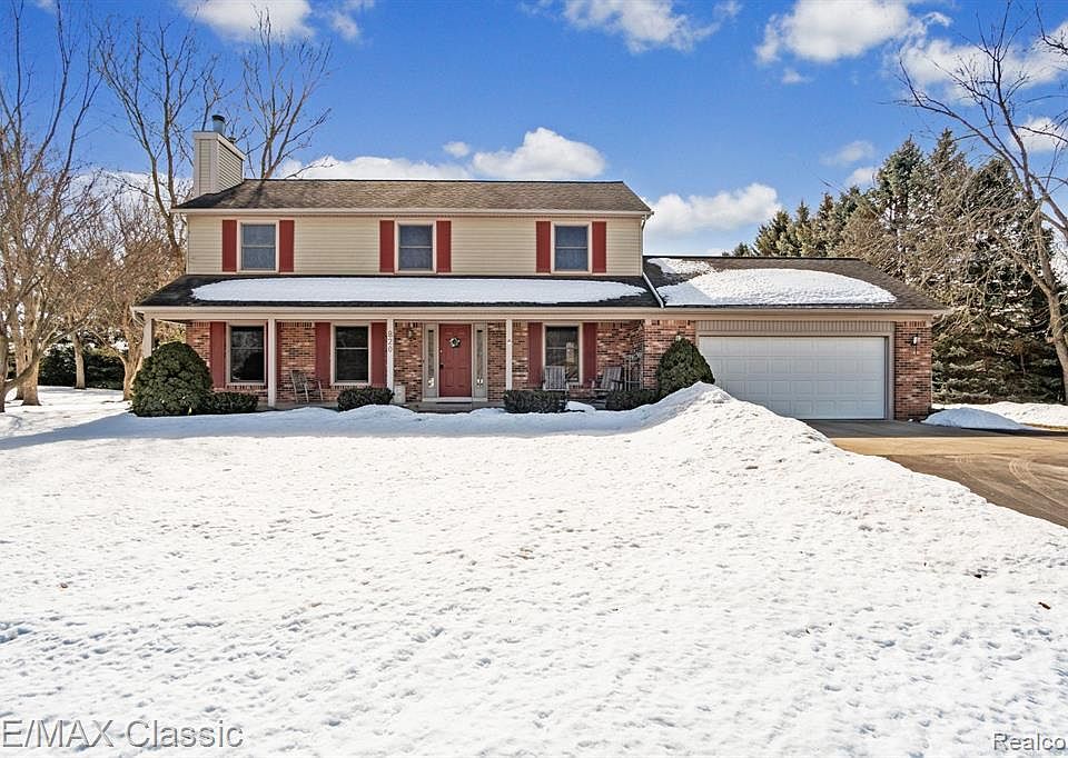1st image of 820 Manderly Dr
