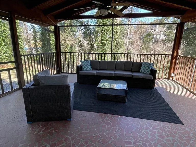 370 Herrington Dr NE — Photo 39