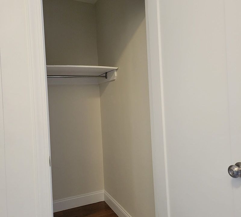 1st image of 1713 2nd Ave #4F