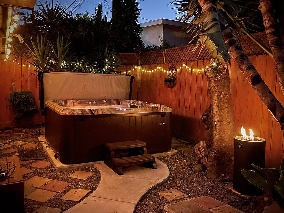 6-person hot tub 
