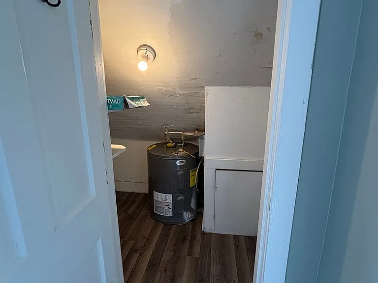 208 Town St — Photo 6