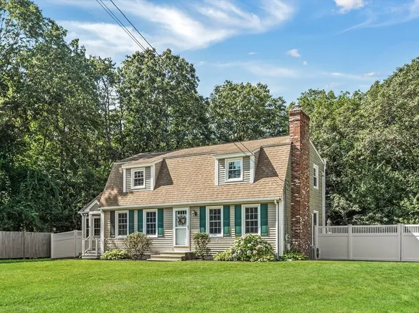 12 Knollcrest Cir, Attleboro, MA 02703