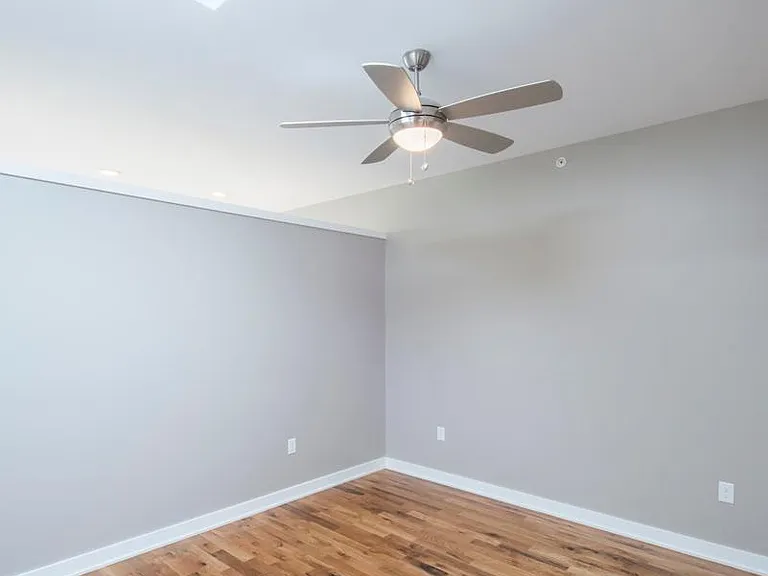 2534 S Kinnickinnic Ave #204 — Photo 4
