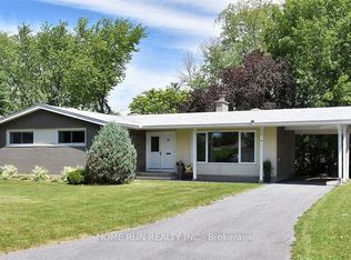 14 Greenwich Ave, Ottawa, ON K2E5E6