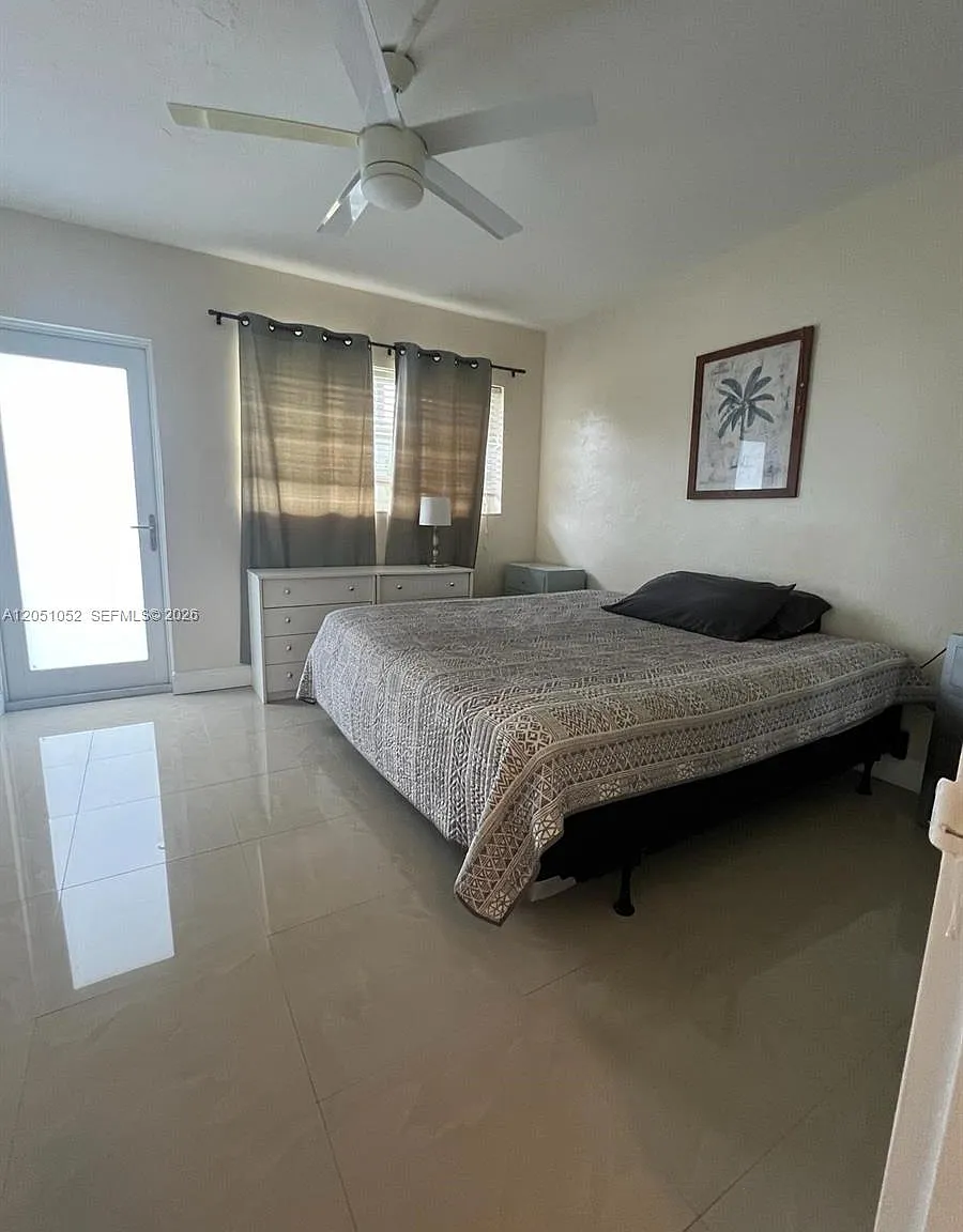 Pasadena Garden Apartment — Photo 4