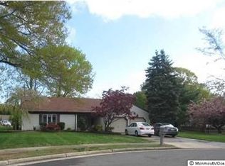 3 McGuire Ln, Middletown, NJ 07748