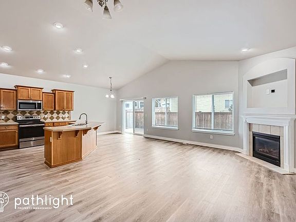 4th image of 18332 111th Avenue Ct E
