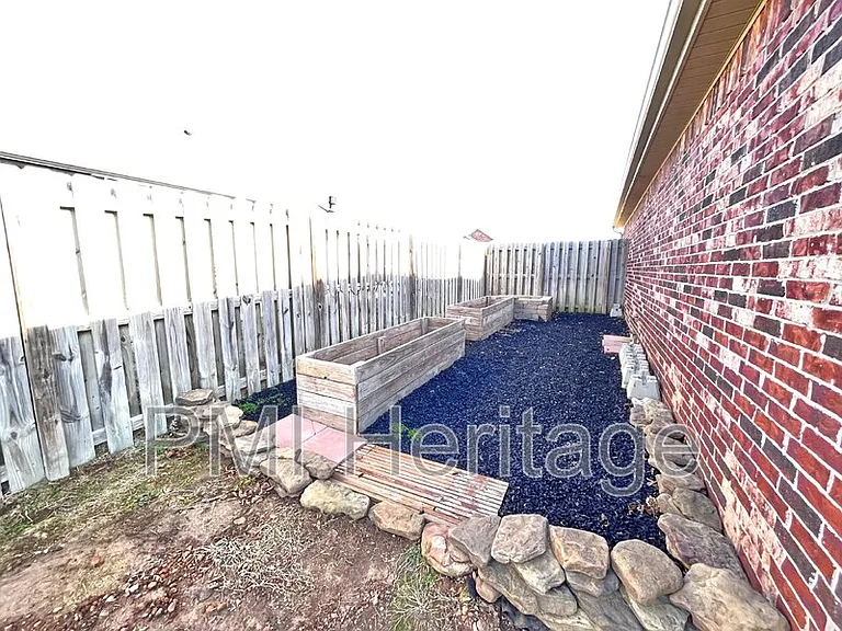 206 Peyton St — Photo 27