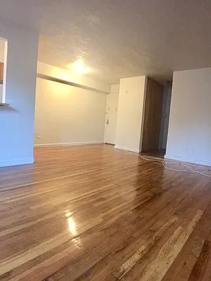 Rented by Roberto Guilbet, LREB | media 31