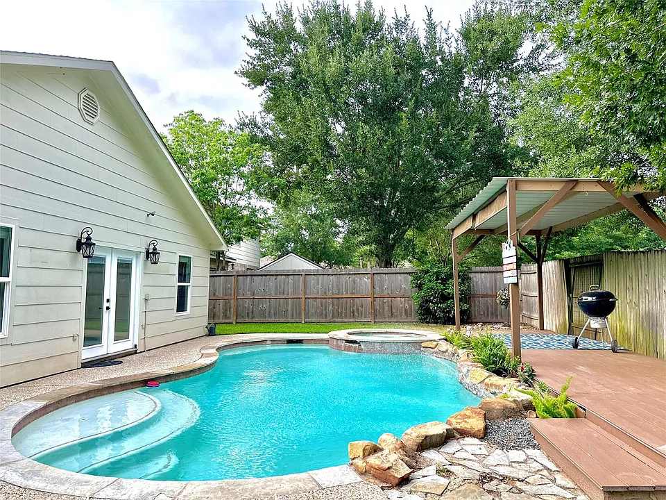 24914 Aughton Ct
