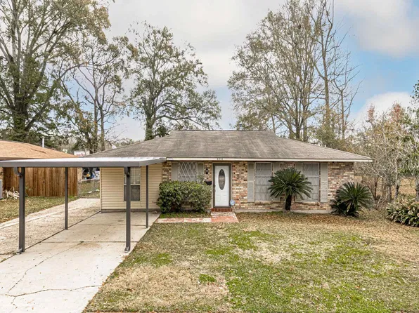 404 Cypress Dr, Baker, LA 70714
