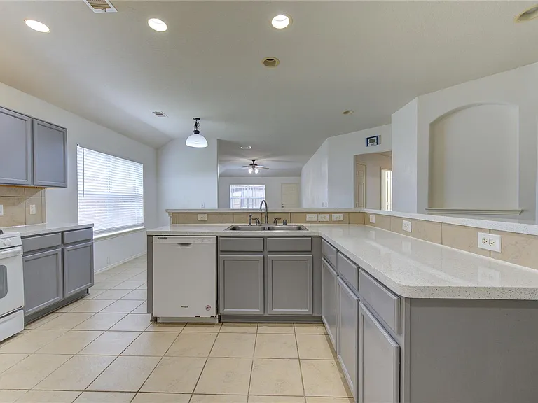 14027 Coveney Dr — Photo 12