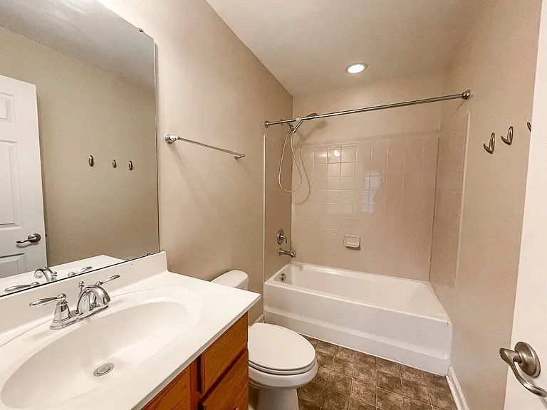 120 Kelly St — Photo 32