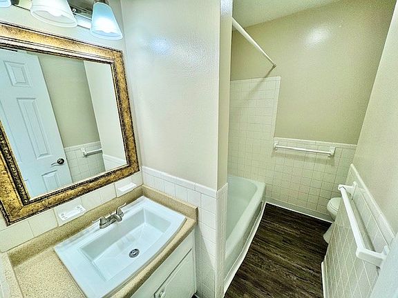4th image of 4310 W North B St #2B-1Ba-820Sqft