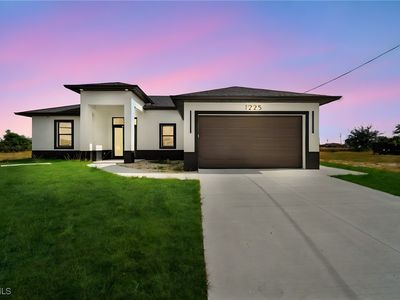 1225 NE 5th Place Cpe, Coral, FL, 33909