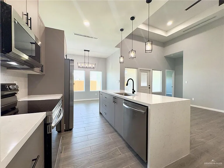 905 Durango St — Photo 5