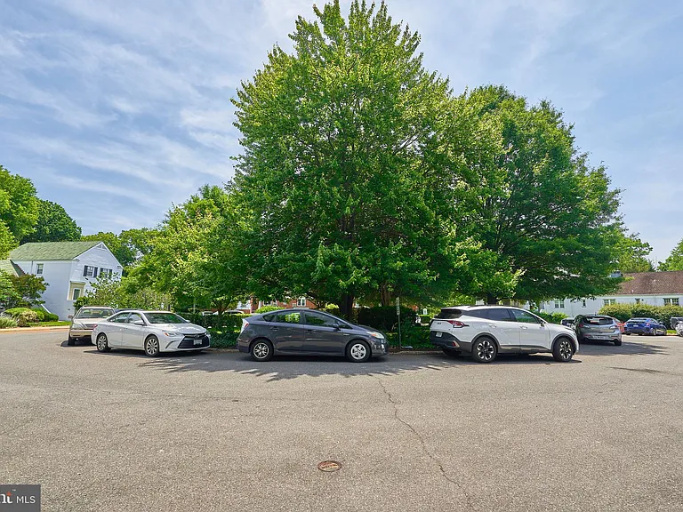 1553 Mount Eagle Pl — Photo 24