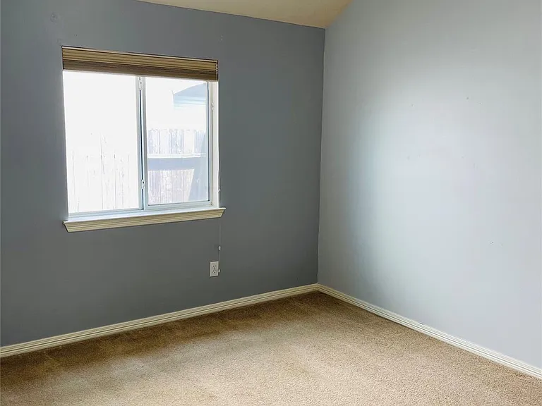 10723 Lake Riata Ln — Photo 2