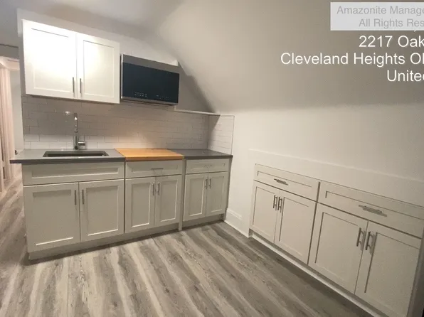 2217 Oakdale Rd Floor 3, Cleveland, OH 44118