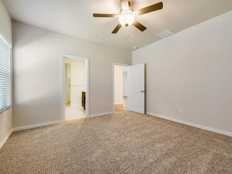 102 Monarch Way — Photo 16