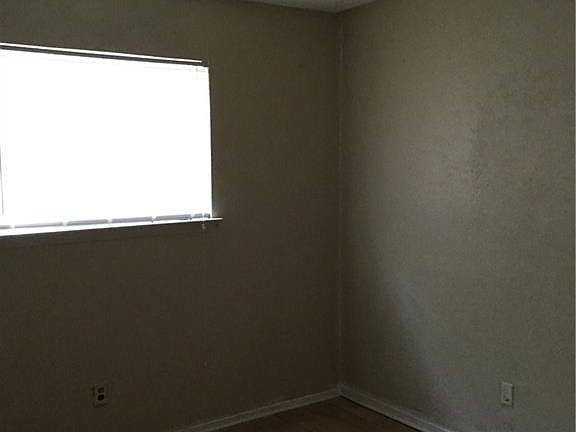 4th image of 8220 Redonda St