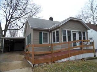 1402 Martha St, Pekin, IL