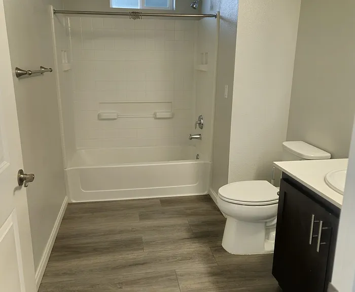 225 Cypress Ave — Photo 3