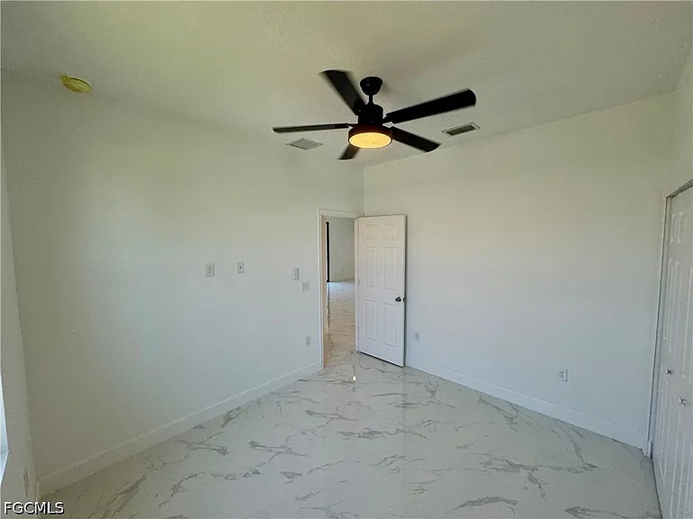 1208 NW 25th Pl — Photo 23