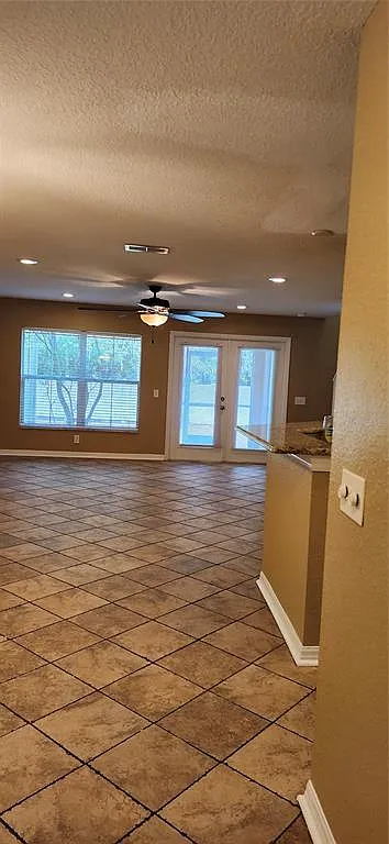 3 bed, 2.5 bath, 1573 sqft, $2,200 — Photo 4