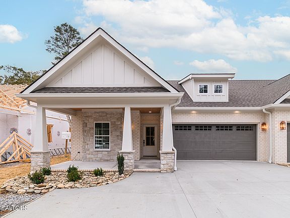 3rd image of 107 Alpine Dr