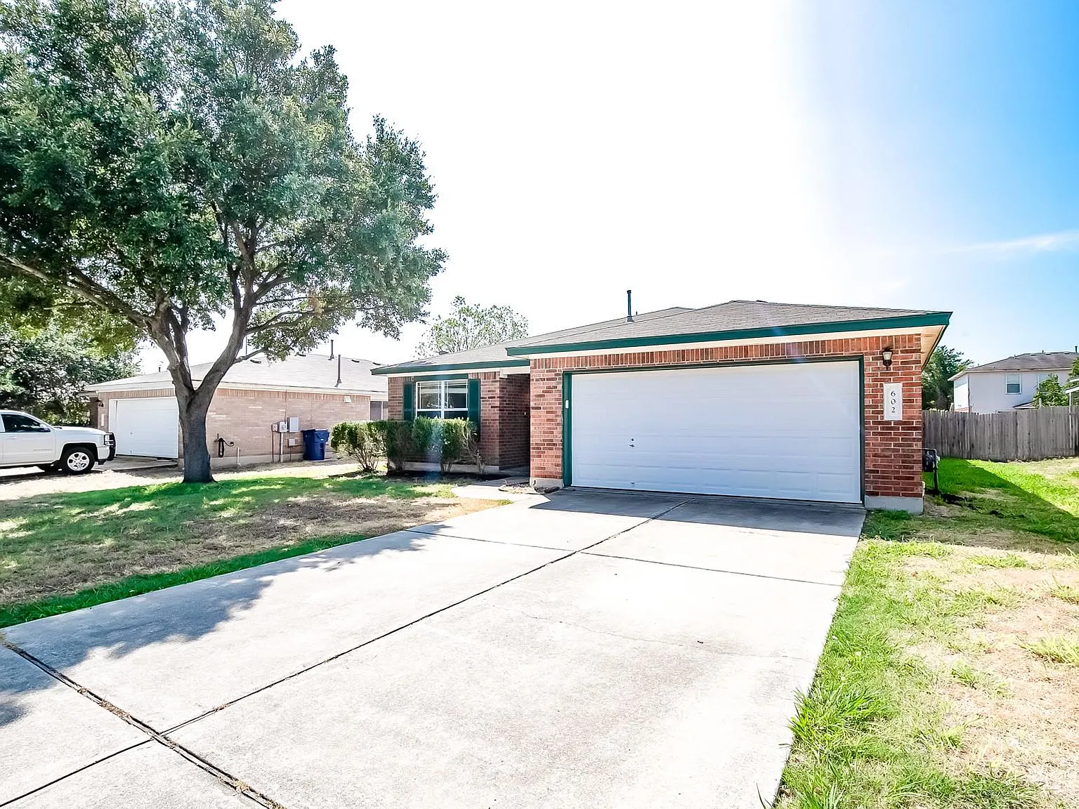 4 bed, 2.0 bath, 1986 sqft, $1,995 — Photo 2
