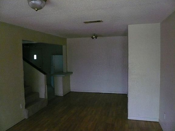 2nd image of 1209 NW Kingsbury Ave