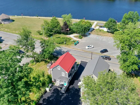 185 King St, Bridgewater, NS B4V 1A5