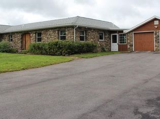 13 Willard Rd, Sturbridge, MA 01566