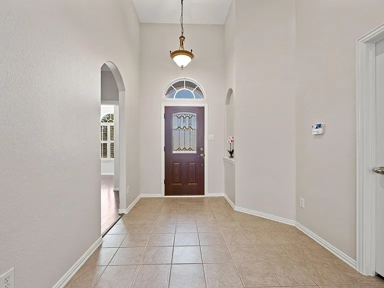 14710 Crystal Lake Dr — Photo 5