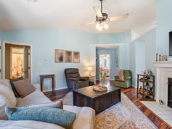 5th image of 10224 Cottage Farms Dr
