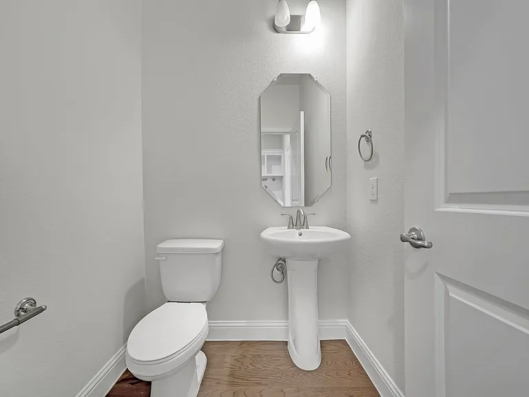 7929 Bayside Dr — Photo 15