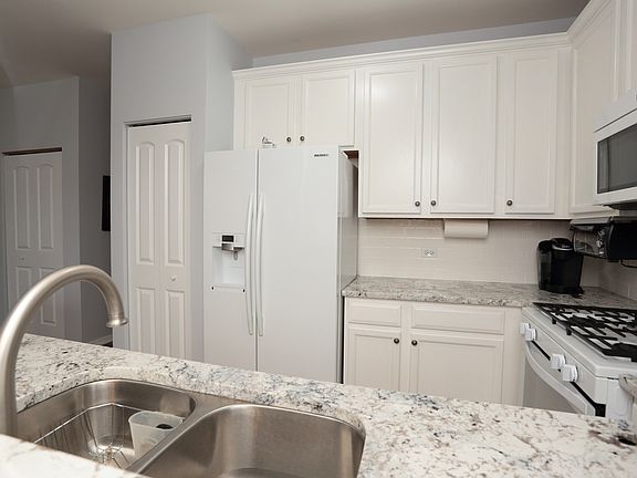 4th image of 2105 Braeburn Dr Unit D