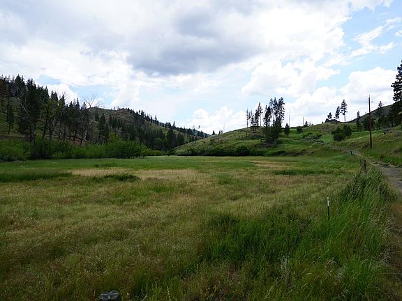 4th image of 24954 Highway 395 S