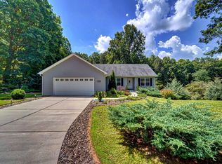 143 White Meadows Dr, Blairsville, GA 30512