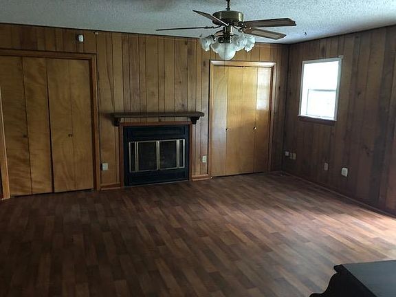 2nd image of 932 Oakleigh Ave