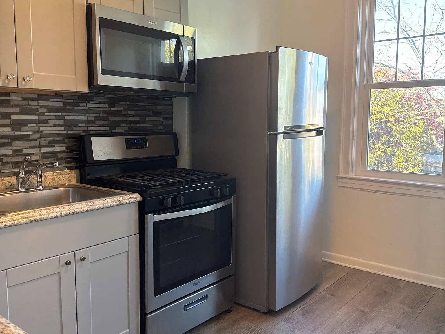 3 bed, 1000 sqft, $2,800 — Photo 1