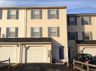 55 Mall Rd, Etters, PA 17319