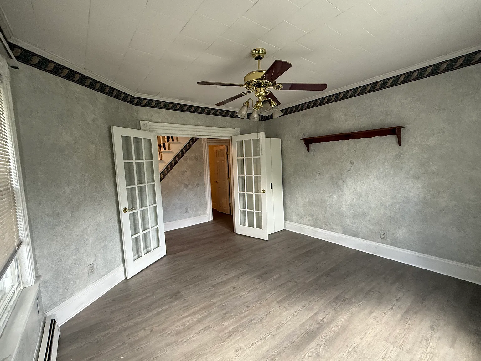 5 bed, 2.5 bath, 1635 sqft, $3,200 — Photo 4