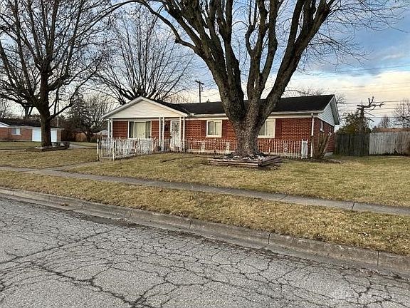 3rd image of 401 Vaniman Ave