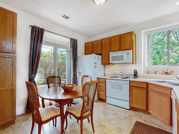 4th image of 3257 E 102nd Dr