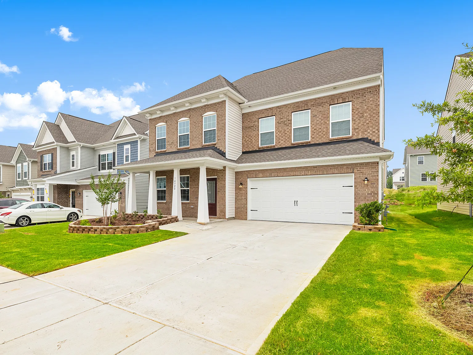 6 bed, 5.5 bath, 4068 sqft, $3,400 — Photo 2